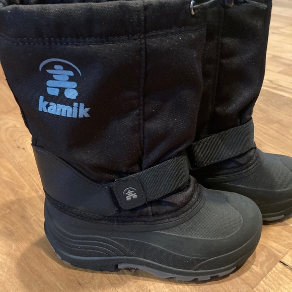 Boys size 1 kamik snow boots - Picture 1 of 3